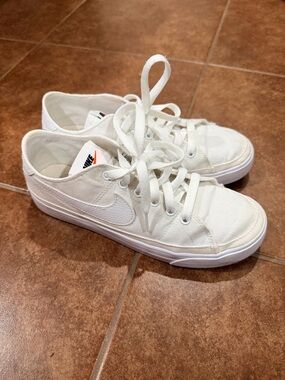 Nike White Court Legacy Canvas